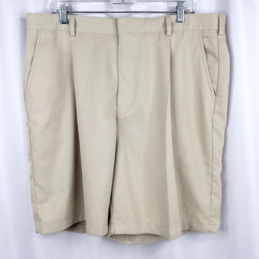 Walter Hagen Pleated Golf Shorts Men's Size 40 Beige Bermuda
